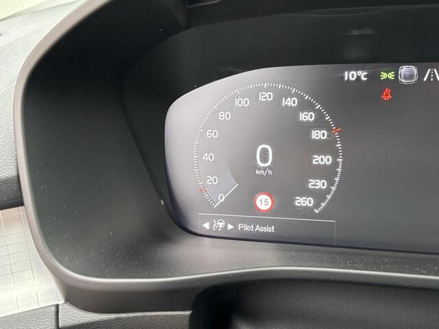Volvo XC40 T2 Momentum + Business Pro ACC Leder Keyless