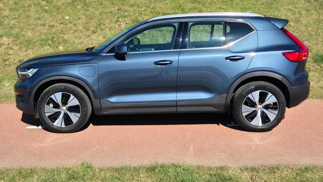 Volvo XC40 1.5 T4 Recharge Inscription Expression Elektrisch glazen panorama dak - Park Assist Pack - Winter Pack - Voorruit verwarming