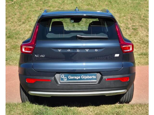 Volvo XC40 1.5 T4 Recharge Inscription Expression Elektrisch glazen panorama dak - Park Assist Pack - Winter Pack - Voorruit verwarming