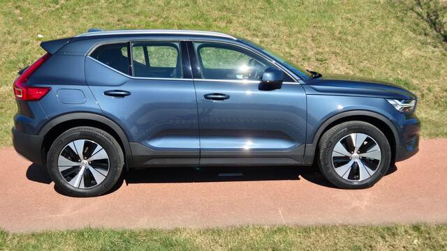 Volvo XC40 1.5 T4 Recharge Inscription Expression Elektrisch glazen panorama dak - Park Assist Pack - Winter Pack - Voorruit verwarming