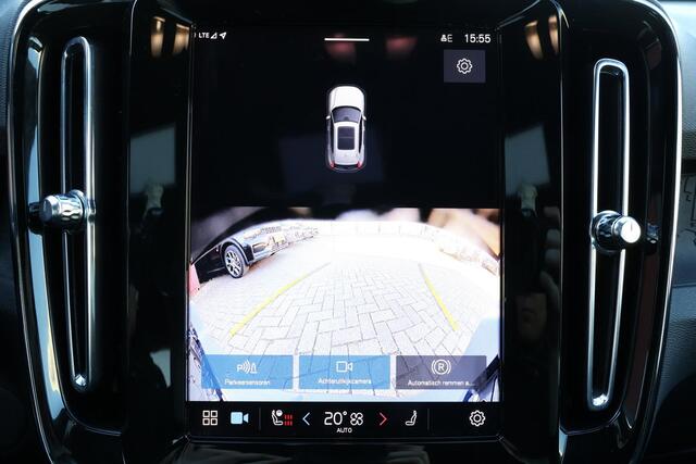 Volvo XC40 Extended Range Plus 82 kWh - IntelliSafe Assist & Surround - Parkeercamera achter - Verwarmde voorstoelen & stuur - Parkeersensoren voor & achter - Draadloze tel. lader - Warmtepomp - Elektr. inklapbare trekhaak - 19' LMV