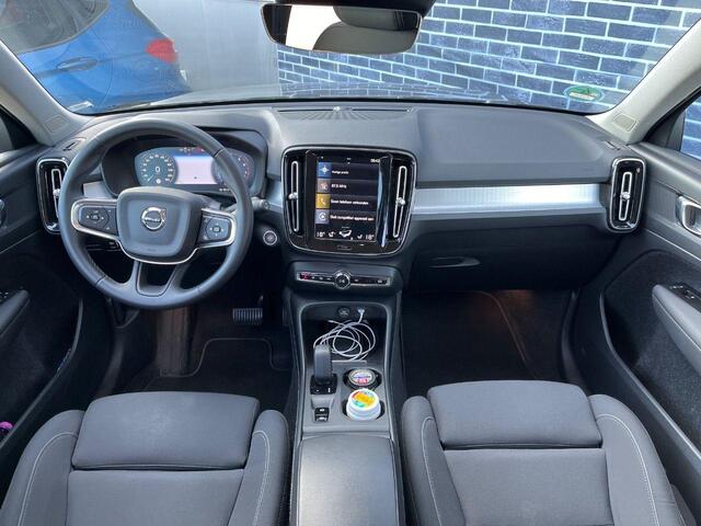 Volvo XC40 2.0 B4 AWD Inscription | Trekhaak | Adaptieve cruise control | Blis | Achteruitrijcamera | Stoel/stuurverwarming | 19" | Voorruitverwarming |