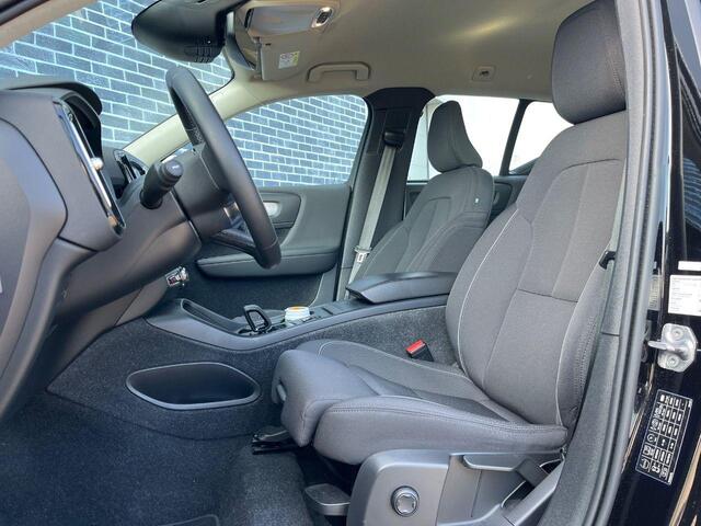 Volvo XC40 2.0 B4 AWD Inscription | Trekhaak | Adaptieve cruise control | Blis | Achteruitrijcamera | Stoel/stuurverwarming | 19" | Voorruitverwarming |