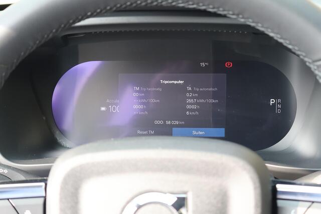 Volvo XC40 Recharge Core 70 kWh | Climate Pack | Warmtepomp | All season banden