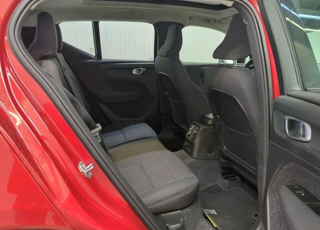 Volvo XC40 1.5 T4 Recharge R-Design Expression / Panoramadak / Navigatie / Airco-ecc./ Xenon / Pdc.V+A /
