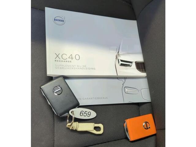 Volvo XC40 1.5 T4 Recharge R-Design Expression / Panoramadak / Navigatie / Airco-ecc./ Xenon / Pdc.V+A /
