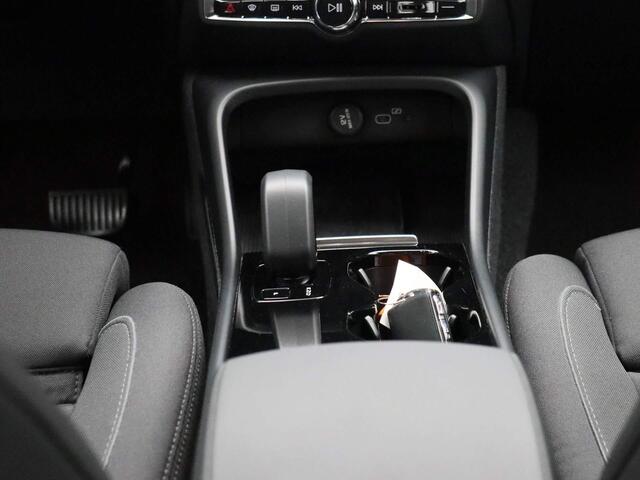 Volvo XC40 Recharge Core | Navigatie | Climate control | Camera