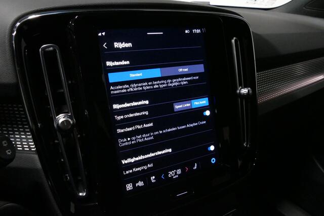 Volvo XC40 Recharge P8 AWD R-Design / Orig. Nederlands / Stoelverwarming / Apple Carplay - Andriod Auto / Stuurwiel verwarming / Ambienteverlichting / Leder/alcantara bekleding / High Performance Sound / Adaptive Cruise Control / Full LED / 19'' LMV / Grootlicht Ass