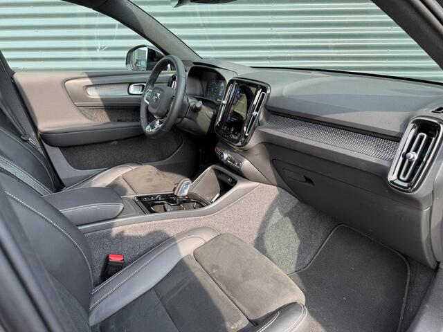 Volvo XC40 B4 R-Design | Panodak | Harman Kardon | Sportstoelen Alcantara Verwarmd | Camera | Carplay | Keyless | Navigatie |