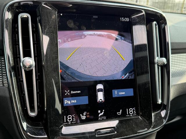Volvo XC40 B4 R-Design | Panodak | Harman Kardon | Sportstoelen Alcantara Verwarmd | Camera | Carplay | Keyless | Navigatie |