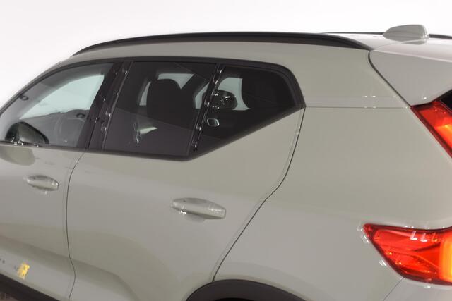 Volvo XC40 B4 211PK Automaat Plus Dark / Lighting pack / Pixel Led verlichting / 20'' velgen / Getint glas achter / Connect Microtech Nubuck
