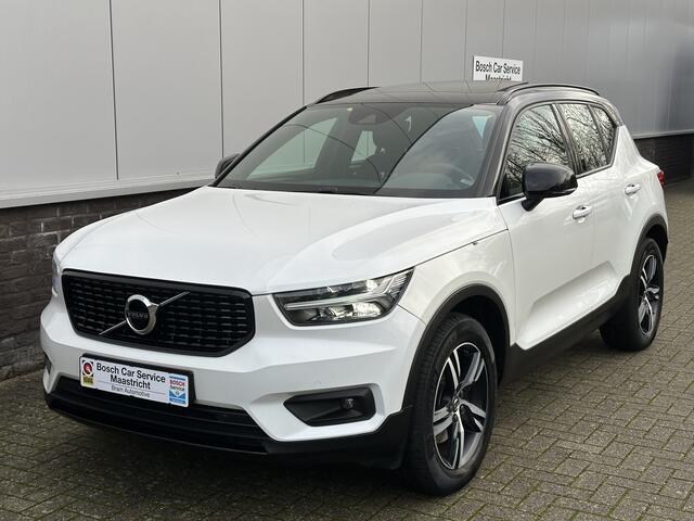 Volvo XC40 2.0 T4 AWD R-Design | Panoroma | 1. Eigenaar | Dealer onderhouden | Parelmoer Interesse, Proefrit? Bel of app met: 06-24 28 28 42