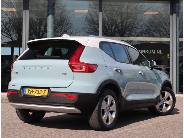 Volvo XC40 1.5 T3 Momentum / Panoramadak
