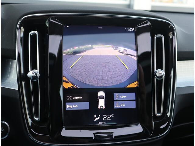 Volvo XC40 1.5 T3 Momentum / Panoramadak