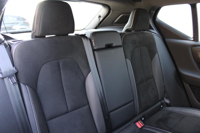 Volvo XC40 1.5 T2 R-Design Navi|Clima|Cruise|Trekhaak|Audio|LM-Velgen