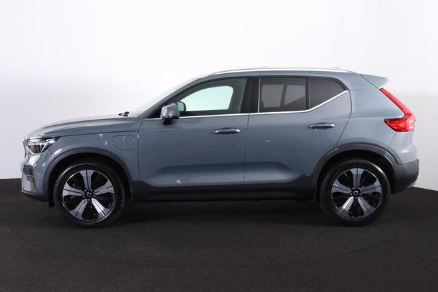 Volvo XC40 T5 Recharge Ultimate Bright - Panorama/schuifdak - IntelliSafe Assist - 360º Camera - Verwarmde voorstoelen, stuur & achterbank - Parkeersensoren voor & achter - Elektr. bedienb. voorstoelen met geheugen links - Draadloze tel. lader - Extra getint glas - 