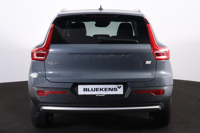 Volvo XC40 T5 Recharge Ultimate Bright - Panorama/schuifdak - IntelliSafe Assist - 360º Camera - Verwarmde voorstoelen, stuur & achterbank - Parkeersensoren voor & achter - Elektr. bedienb. voorstoelen met geheugen links - Draadloze tel. lader - Extra getint glas - 