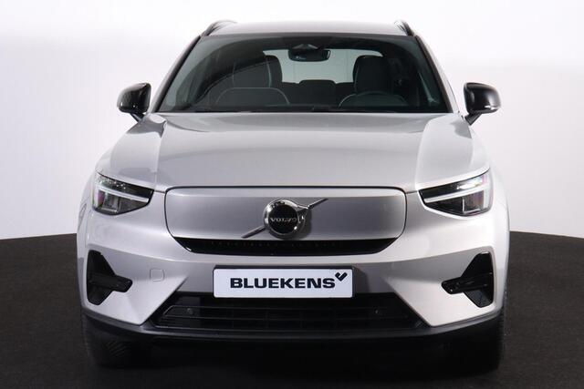 Volvo XC40 Core 69 kWh - Parkeercamera achter - Verwarmde voorstoelen & stuur - Parkeersensoren voor & achter - Draadloze tel. lader - Cruise control - Warmtepomp - Extra getint glas - 19' LMV