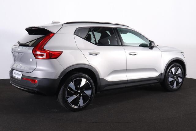 Volvo XC40 Core 69 kWh - Parkeercamera achter - Verwarmde voorstoelen & stuur - Parkeersensoren voor & achter - Draadloze tel. lader - Cruise control - Warmtepomp - Extra getint glas - 19' LMV