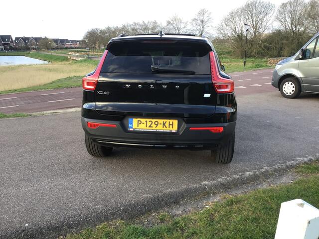 Volvo XC40 1.5 T5 Recharge R-Design Bj2022 panoramadak btw apk april 2026