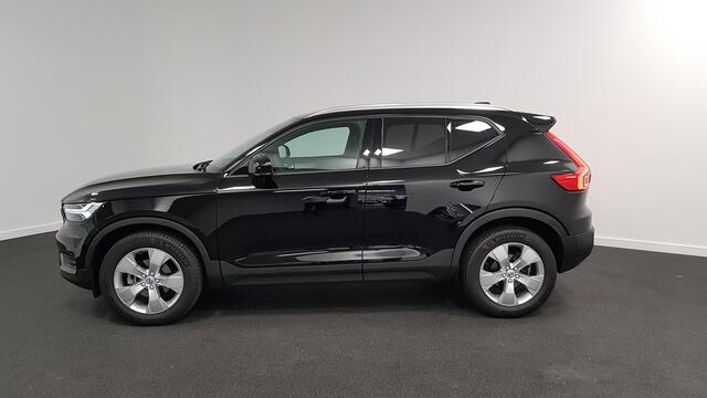 Volvo XC40 1.5 T3 163pk Automaat Navigatie Climate Control Stoelverwarming Lichtmetalen Velgen Apple Carplay Extra Getint glas