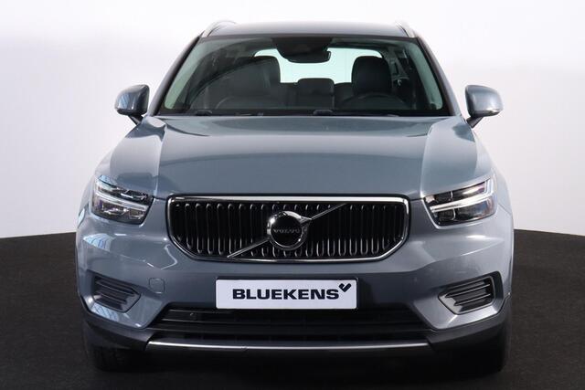 Volvo XC40 T3 Momentum Pro - Verwarmde voorstoelen - Parkeersensoren achter - Volvo On Call - Cruise control - Navigatie - 18' LMV