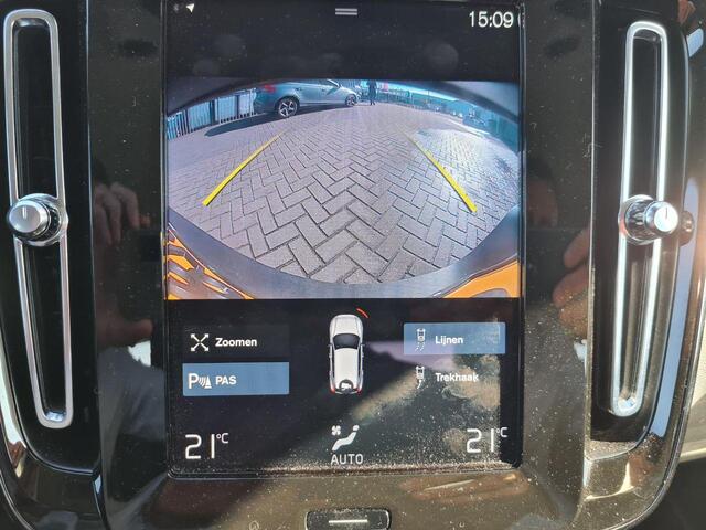 Volvo XC40 B3 Automaat Momentum | Trekhaak | 19" LM velgen | Navigatie | Camera | Parkeersensoren voor en achter | DAB+ | Carplay