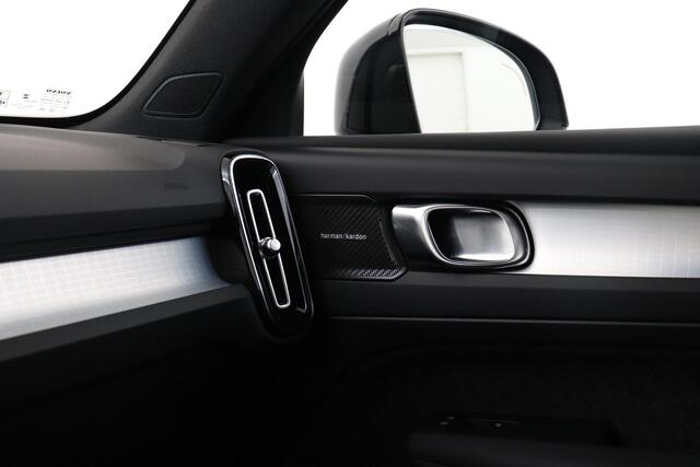 Volvo XC40 B4 (M-HYBRID) PLUS DARK -CAMERA|ADAP.CRUISE|VERW.VOORRUIT|TREKHAAK|HARMAN/KARDON