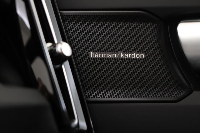 Volvo XC40 B4 (M-HYBRID) PLUS DARK -CAMERA|ADAP.CRUISE|VERW.VOORRUIT|TREKHAAK|HARMAN/KARDON