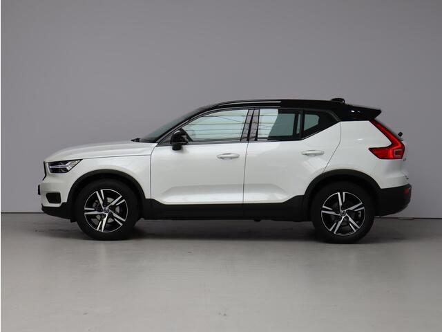 Volvo XC40 T2 Automaat R-Design Volvo XC40 T2 129PK / Automaat R-Design / Park Assist Pack / adaptieve cruise control / BLIS / Key Less / 18"/