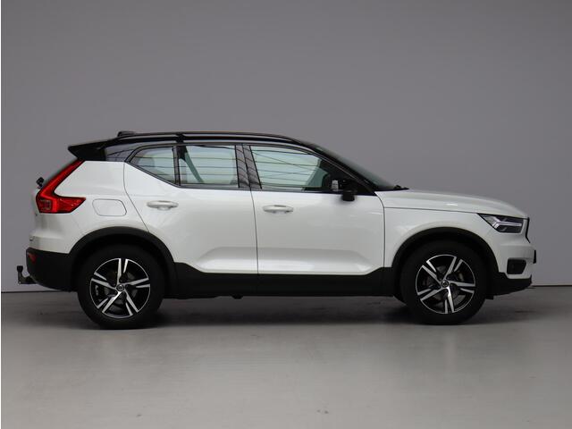 Volvo XC40 T2 Automaat R-Design Volvo XC40 T2 129PK / Automaat R-Design / Park Assist Pack / adaptieve cruise control / BLIS / Key Less / 18"/