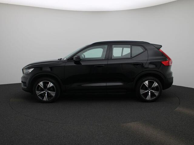 Volvo XC40 Recharge Plus | NAVIGATIE | STOELVERWARMING | CLIMATE CONTROL | LED KOPLAMPEN | SPORTSTOELEN | ADAPTIVE CRUISE CONTROL | ELEKTRISCHE ACHTERKLEP | APPLE CARPLAY / ANDROID AUTO | ACHTERUITRIJCAMERA | STUURWIEL VERWARMD |