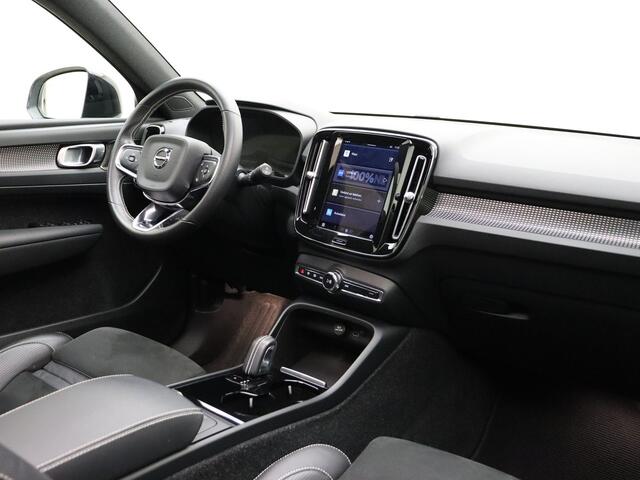 Volvo XC40 P8 408pk AWD R-Design / 360 Camera / Harman&Kardon / Panoramadak / Nubuck / Extra getint glas / El. Trekhaak / Warmtepomp / Stoel + Stuurw. Verwarming /