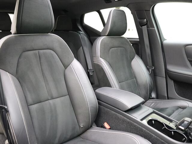 Volvo XC40 P8 408pk AWD R-Design / 360 Camera / Harman&Kardon / Panoramadak / Nubuck / Extra getint glas / El. Trekhaak / Warmtepomp / Stoel + Stuurw. Verwarming /