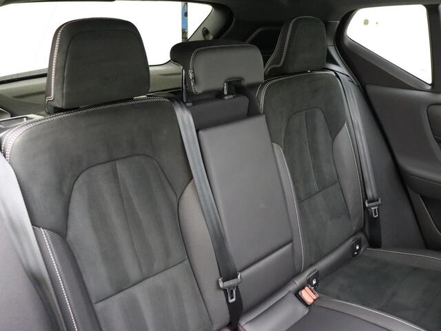 Volvo XC40 P8 408pk AWD R-Design / 360 Camera / Harman&Kardon / Panoramadak / Nubuck / Extra getint glas / El. Trekhaak / Warmtepomp / Stoel + Stuurw. Verwarming /