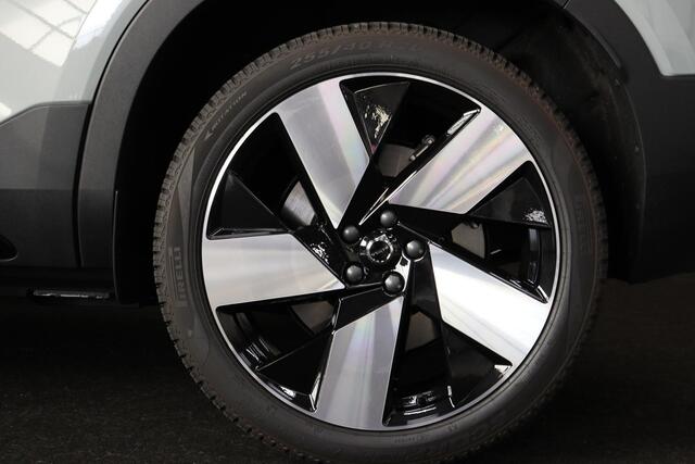 Volvo XC40 Extended Range Plus 82 kWh Volvo XC40 Single Motor Extended Range Plus 82 kWh - IntelliSafe Assist & Surround - Parkeercamera achter - Verwarmde voorstoelen & stuur - Parkeersensoren voor & achter - Warmtepomp - Draadloze tel. lader - Elektr. inklapbare t