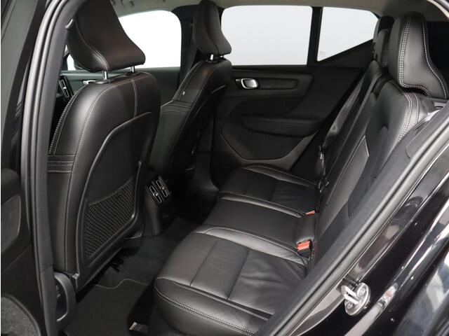 Volvo XC40 T4 Recharge Inscription / Trekhaak / Leder / Stoel + stuur verwarmd / Adapt. cruise / Camera achter /