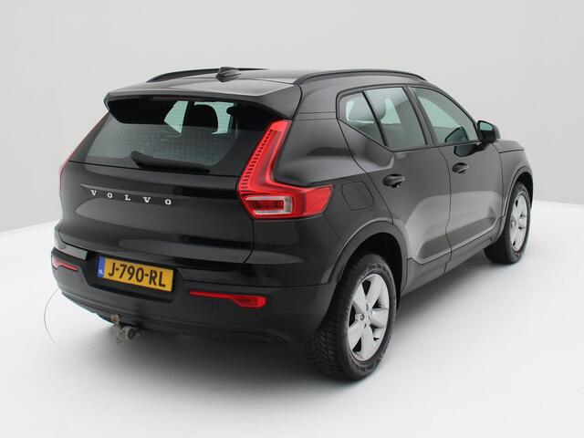 Volvo XC40 1.5 T2 Momentum Core NAVI./Trekh.