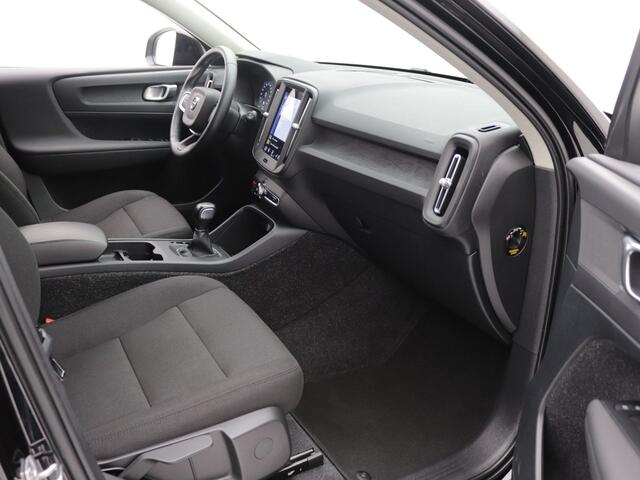 Volvo XC40 1.5 T2 Momentum Core NAVI./Trekh.