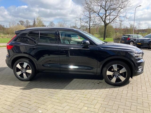 Volvo XC40 2.0 T5 AWD Intro Edition | Panorama schuif/kantel dak | 360° camera | stoelverwarming V+A | Stuurverwarming | Keyless entry | Harman/Kardon | Memory | Leder |