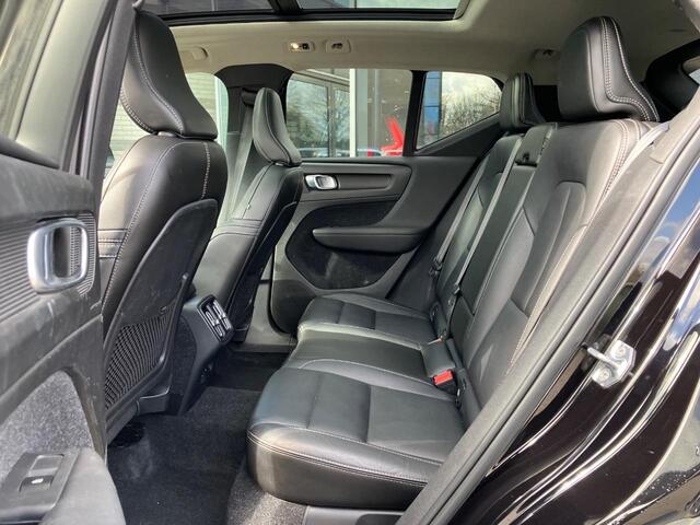 Volvo XC40 2.0 T5 AWD Intro Edition | Panorama schuif/kantel dak | 360° camera | stoelverwarming V+A | Stuurverwarming | Keyless entry | Harman/Kardon | Memory | Leder |
