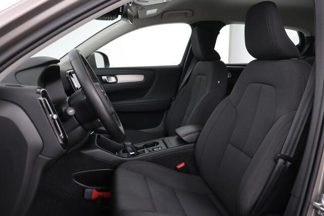 Volvo XC40 1.5 T2 Business Pro | Adaptive cruise | Stoel & stuurverwarming | Carplay | Camera | Navigatie | Full LED | Dodehoek detectie | Keyless | Climate control | PDC | Bluetooth