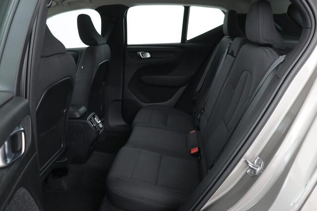 Volvo XC40 1.5 T2 Business Pro | Adaptive cruise | Stoel & stuurverwarming | Carplay | Camera | Navigatie | Full LED | Dodehoek detectie | Keyless | Climate control | PDC | Bluetooth