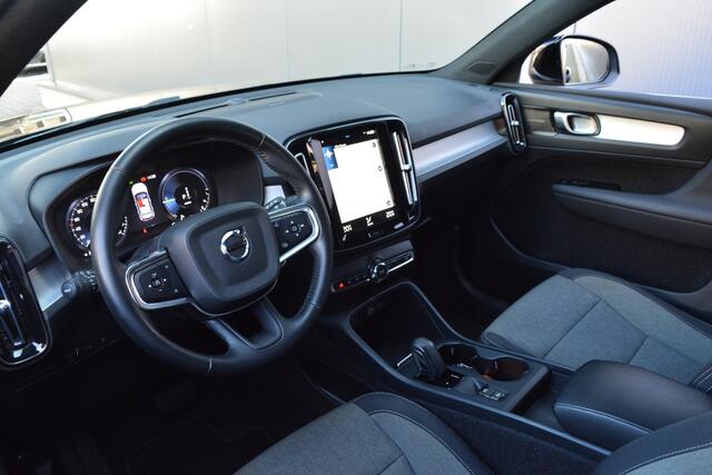 Volvo XC40 1.5 T4 Recharge Inscription | Camera | Harman Kardon | Led |