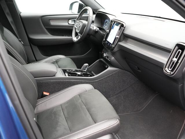 Volvo XC40 T5 AWD R-Design 248pk | Panodak | Alcantara Sportstoelen | Adaptive Cruise | Harman Kardon | Apple Carplay | Pilot Assist | Navigatie | 360 Camera | Virtual | DAB | Stoel & Stuurverwarming |