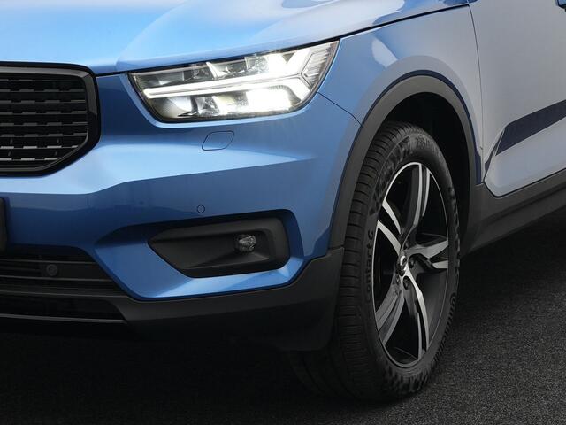 Volvo XC40 T5 AWD R-Design 248pk | Panodak | Alcantara Sportstoelen | Adaptive Cruise | Harman Kardon | Apple Carplay | Pilot Assist | Navigatie | 360 Camera | Virtual | DAB | Stoel & Stuurverwarming |