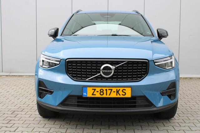 Volvo XC40 2.0 B4 Plus Dark