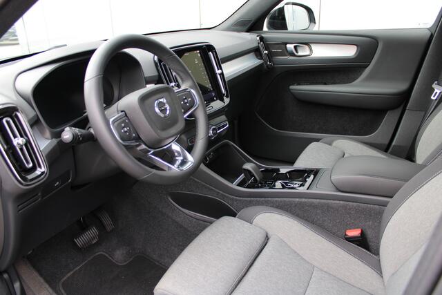 Volvo XC40 2.0 B4 Plus Dark