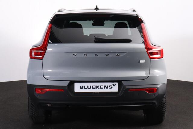 Volvo XC40 Single Motor Extended Range Ultimate 82 kWh Panorama/schuifdak - IntelliSafe Assist & Surround - 360º Camera - Harmon Kardon Audio - Verwarmde voorstoelen, stuur & achterbank - Parkeersensoren voor & achter - Elektr. bedienb. voorstoelen met geheugen link