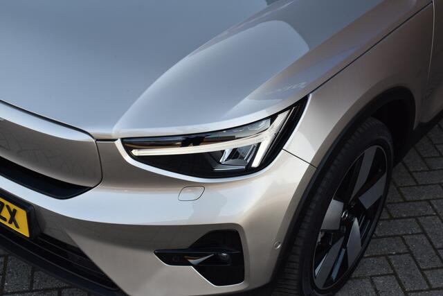 Volvo XC40 232PK Recharge Ultimate 70 kWh | Trekhaak | Climate pack | 360 graden camera | H&K Audio | Panormadak